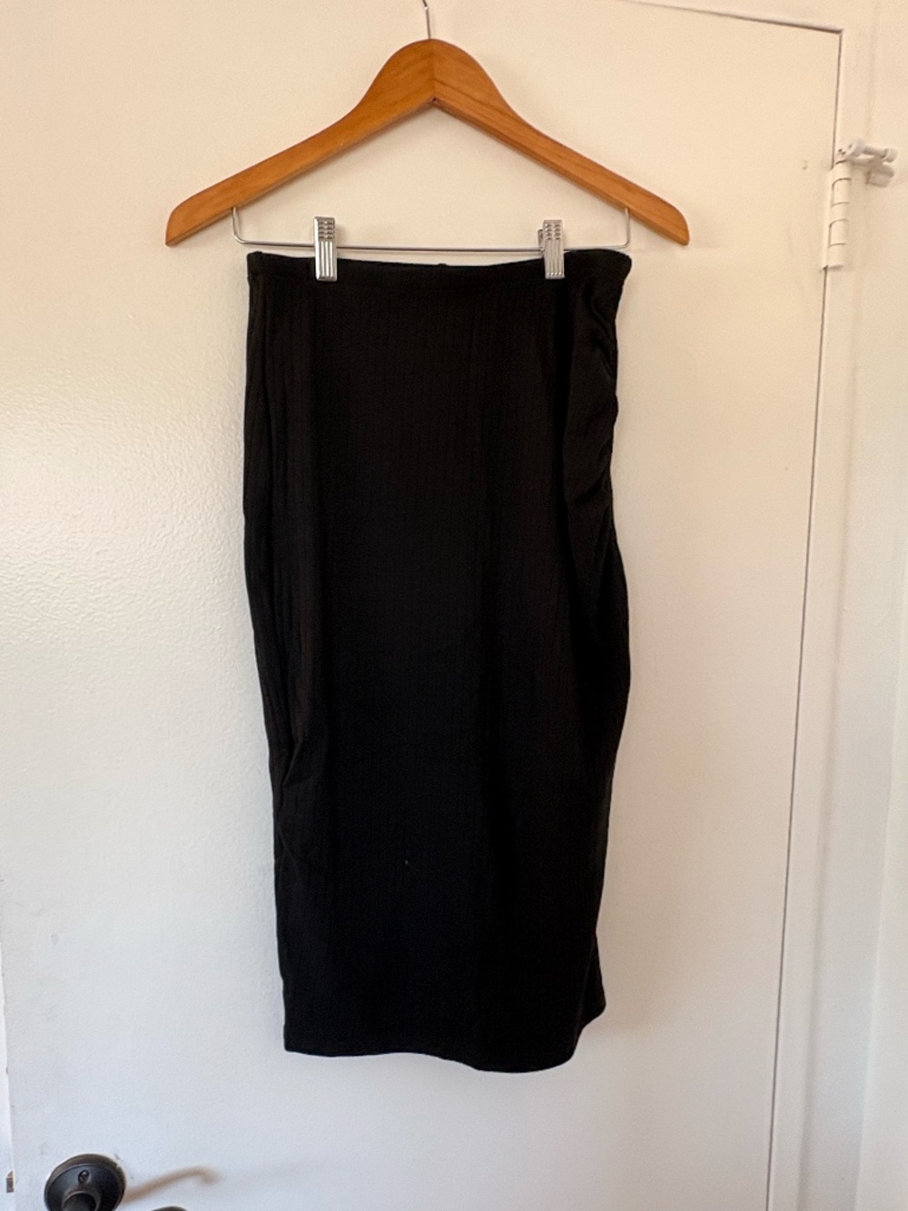 Black Ribbed Midi Pencil Skirt